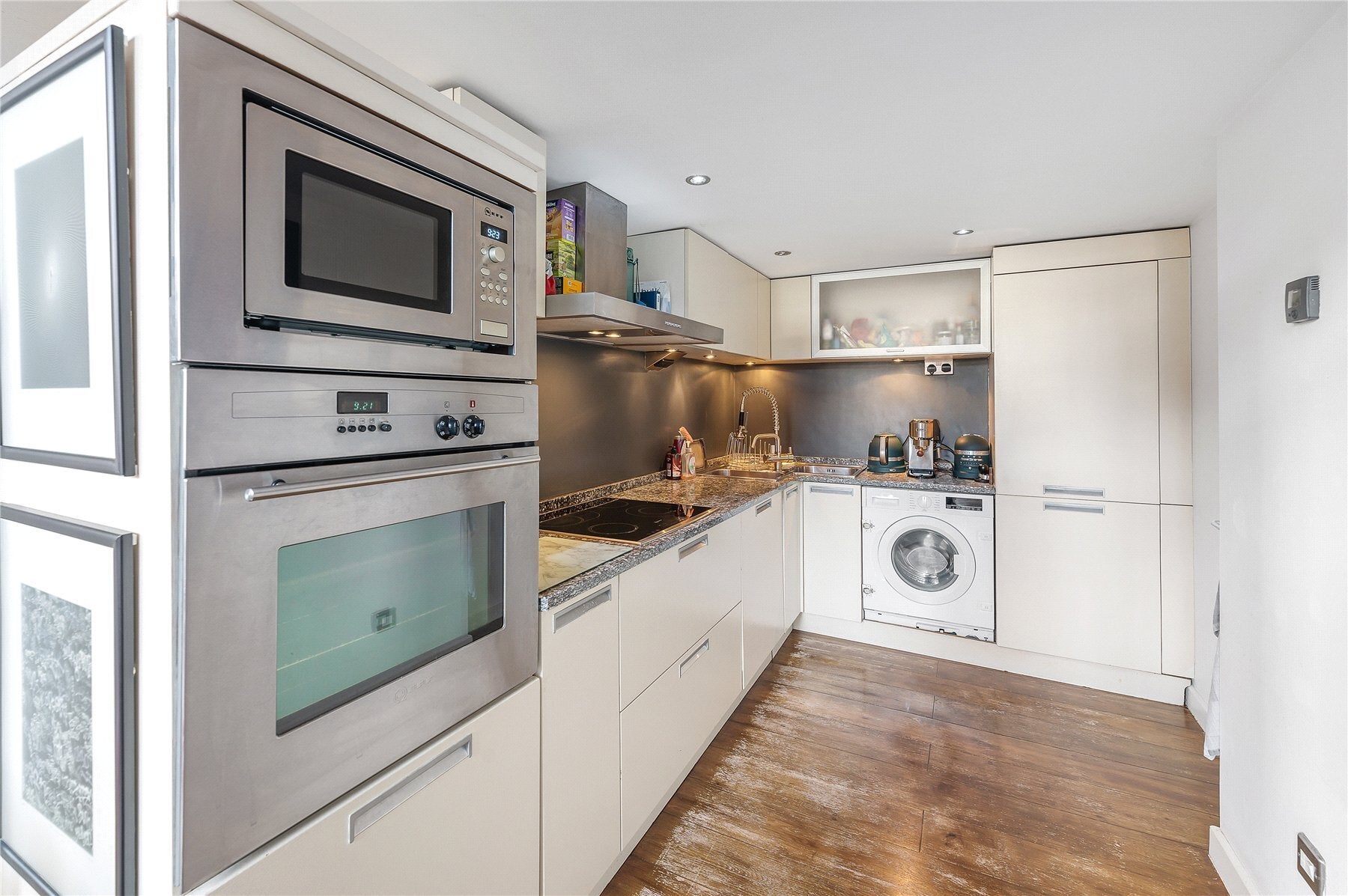 Flat Reed Place in Greater London