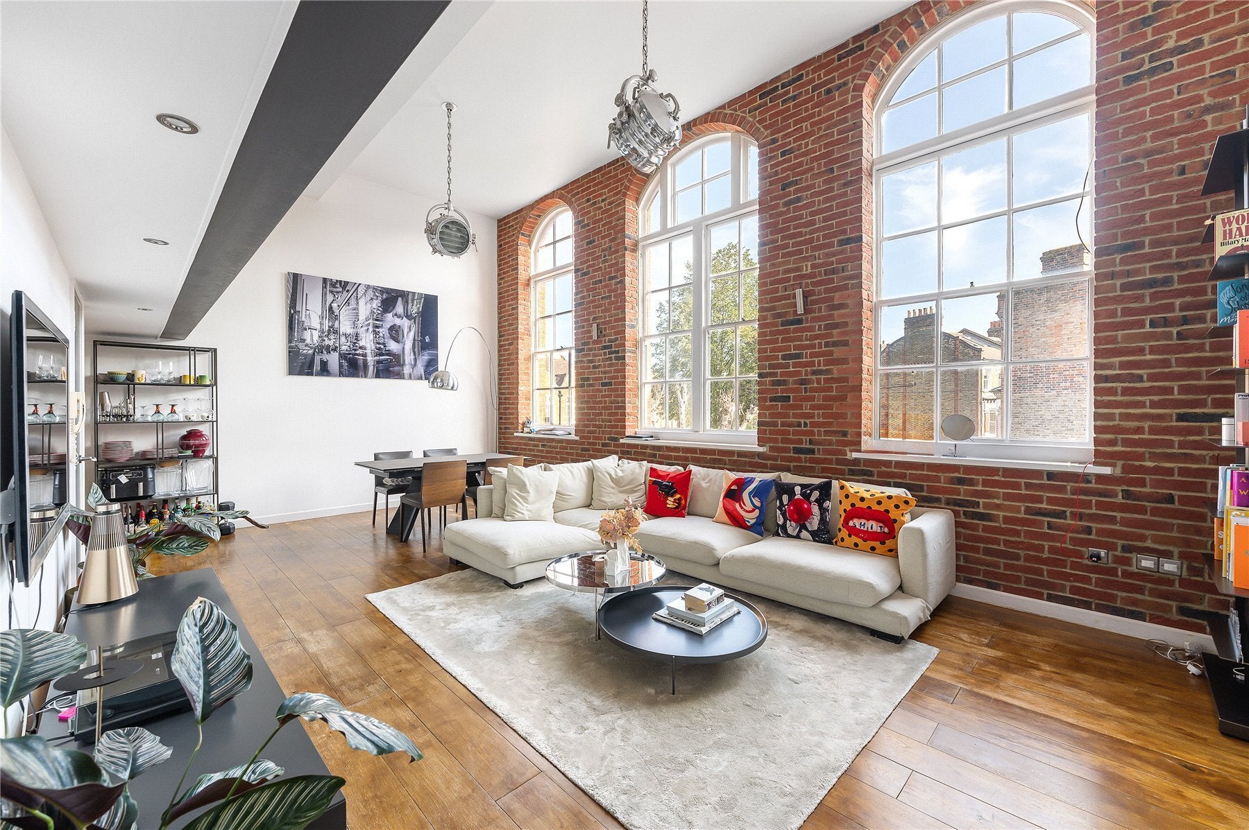 Flat Reed Place in Greater London
