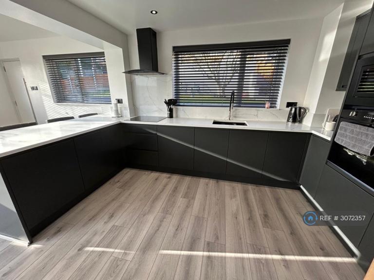 House Ormeside in Penrhyn-Side
