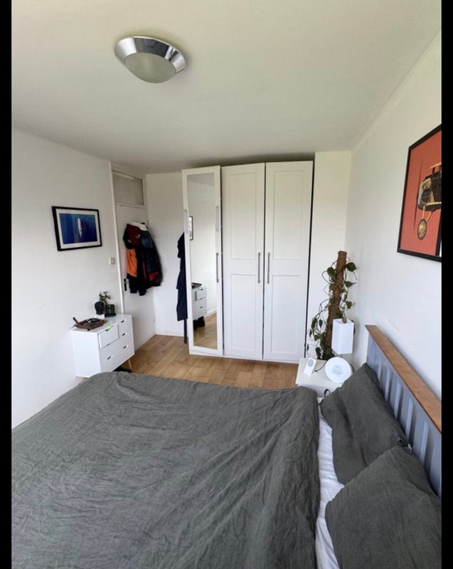 Flat Lorrimore Road in Greater London