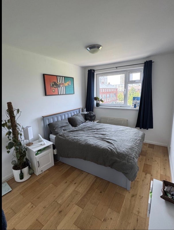 Flat Lorrimore Road in Greater London