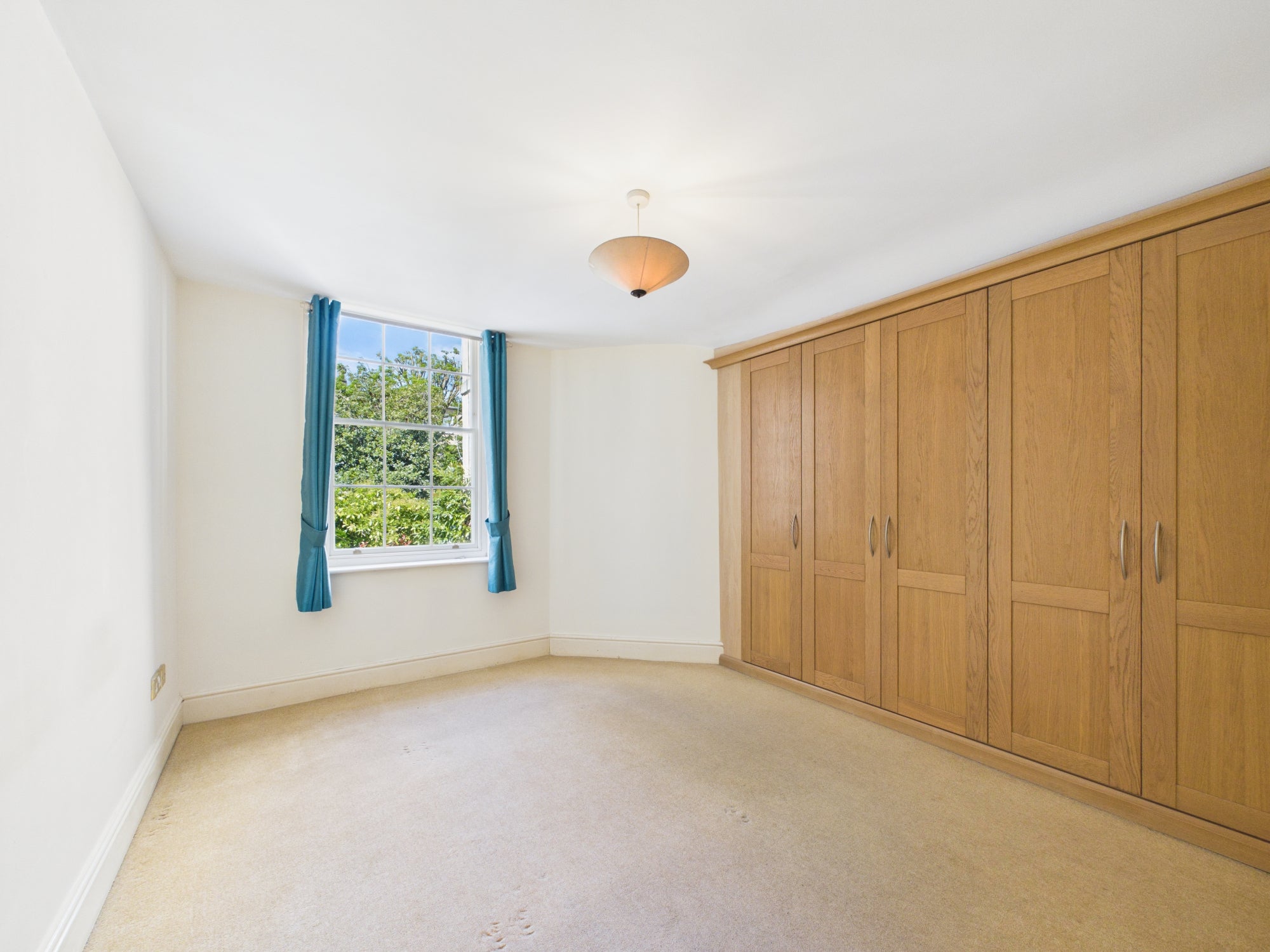 Flat Cambray Place in Cheltenham