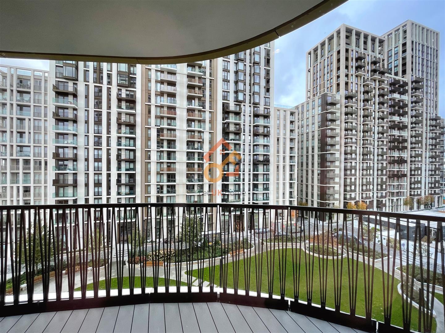 Flat Cascade Close in London