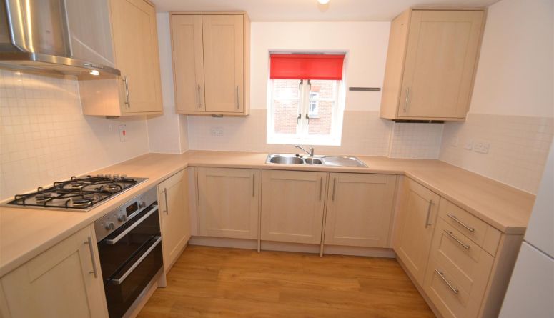 Flat Veale Drive in Exeter