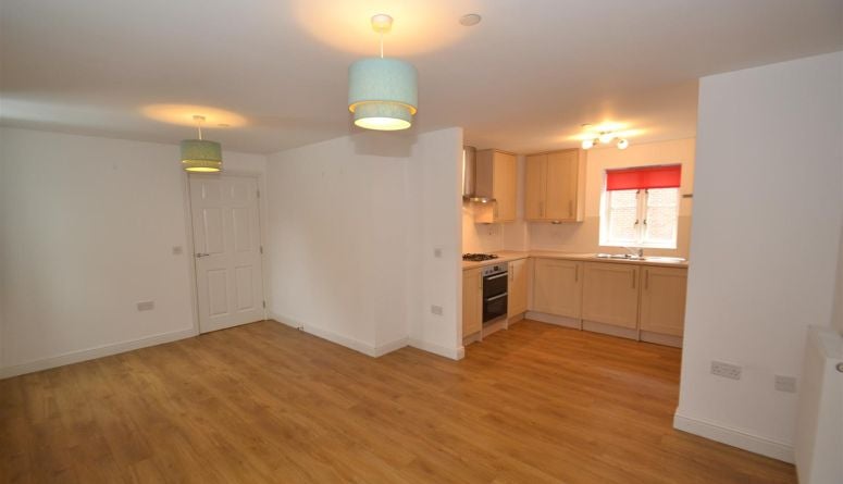 Flat Veale Drive in Exeter