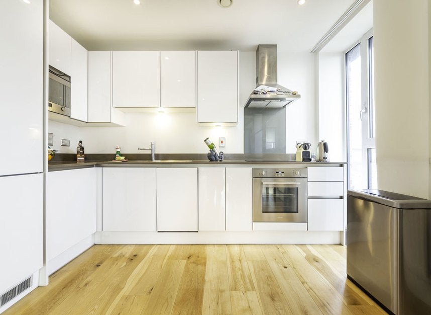 Flat Hoy Street in Greater London