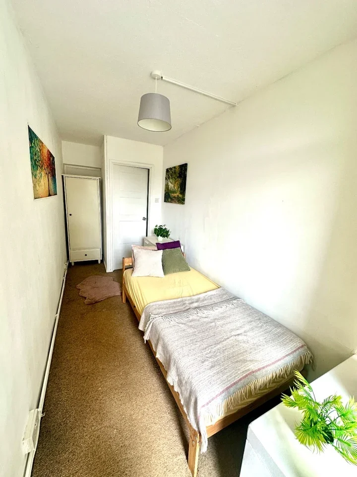 Room Tangley Grove in Greater London