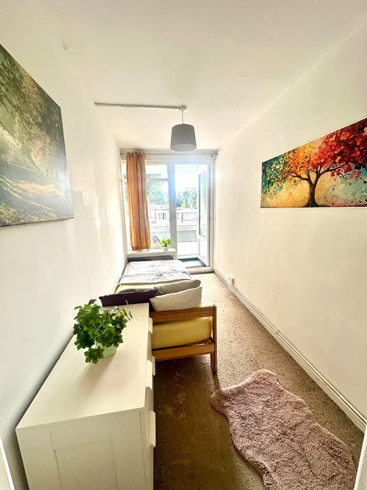 Room Tangley Grove in Greater London