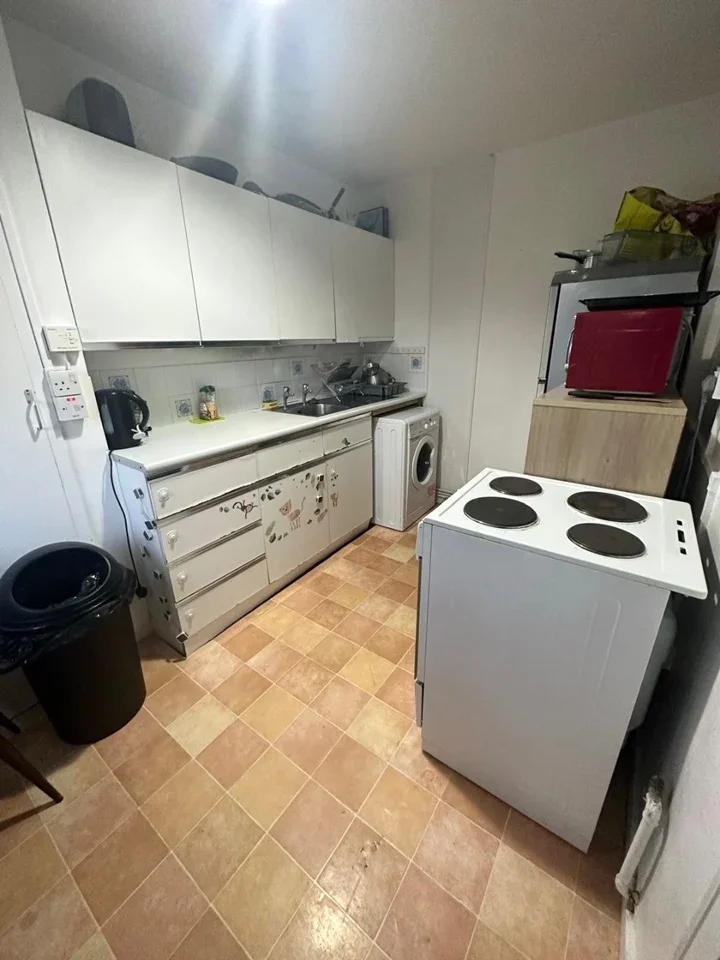 Room Tangley Grove in Greater London