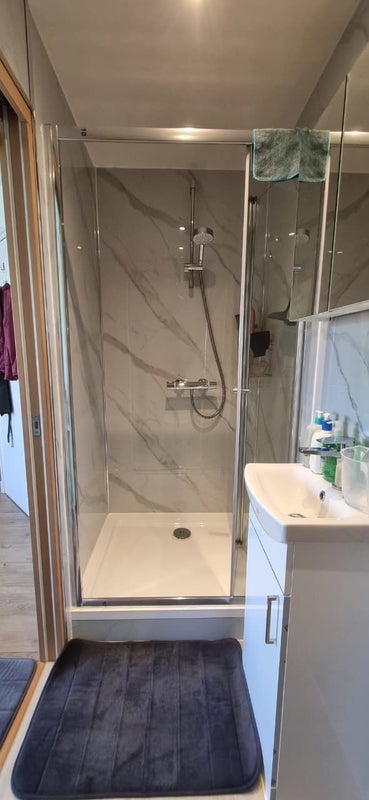 Room Pointers Close in Greater London
