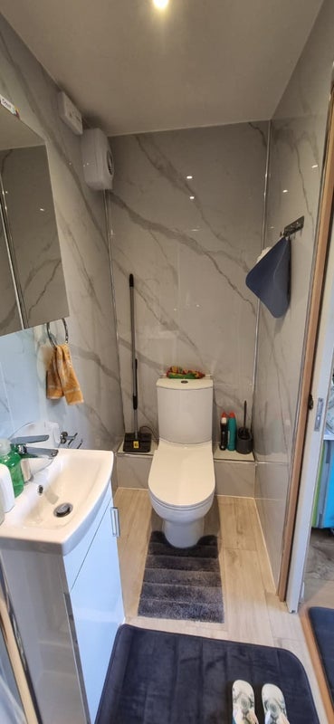 Room Pointers Close in Greater London