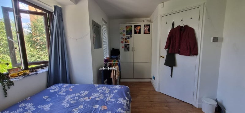 Room Pointers Close in Greater London