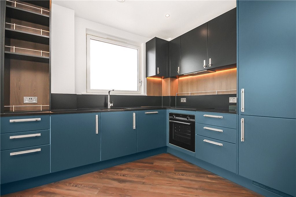 Flat London Road in Borough of Spelthorne
