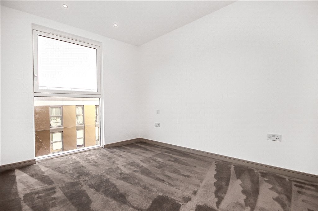 Flat London Road in Borough of Spelthorne