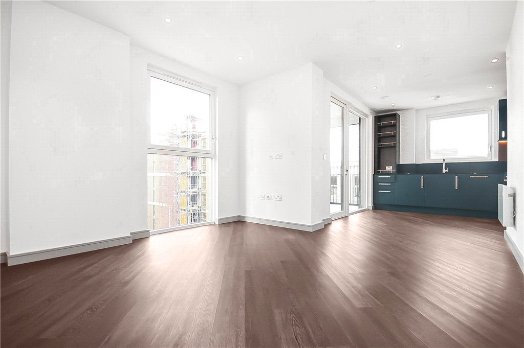 Flat London Road in Borough of Spelthorne
