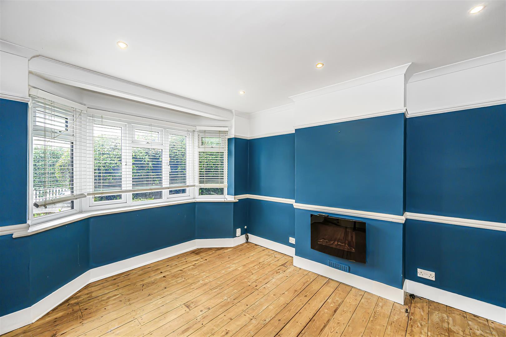Flat York Crescent in Epping Forest