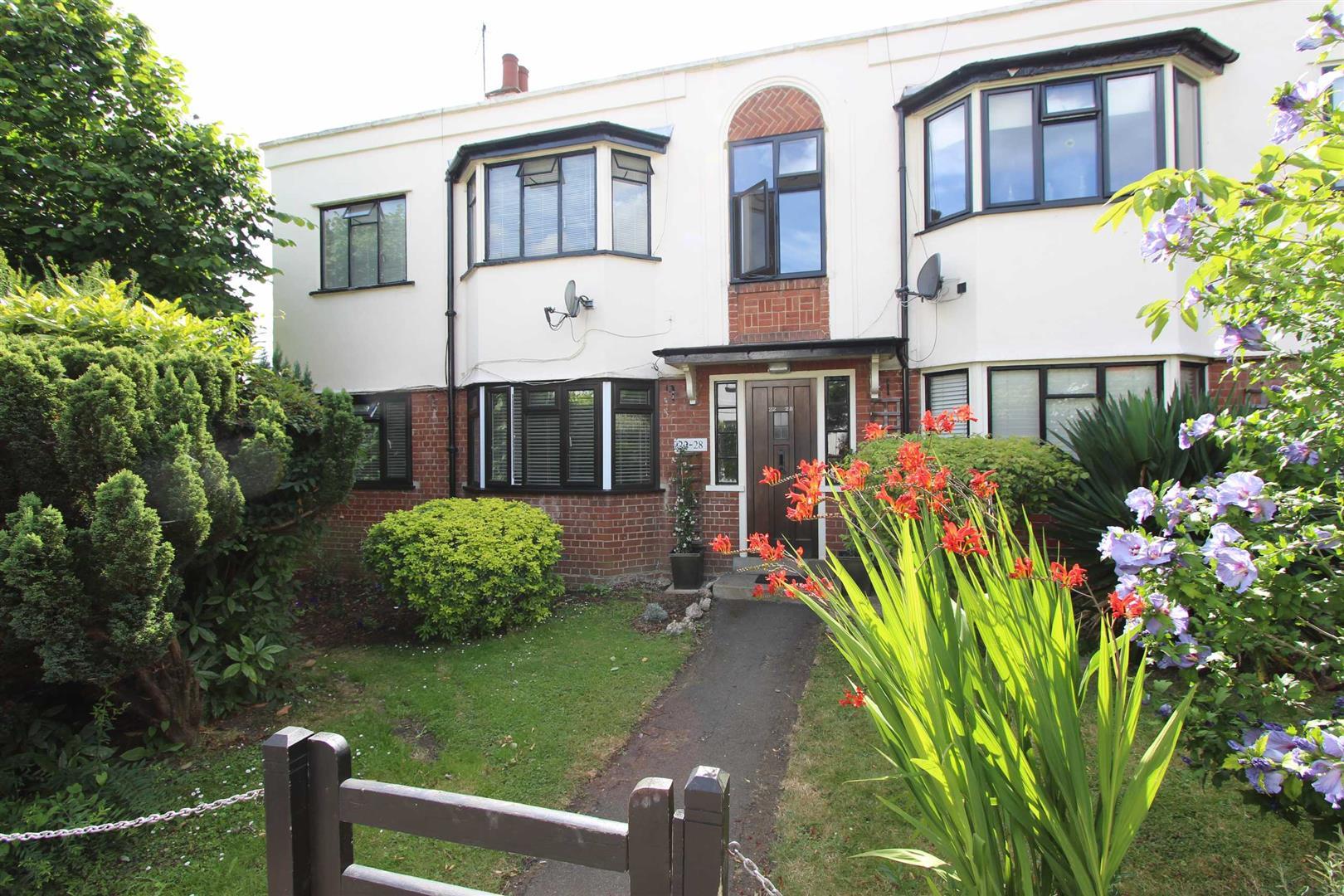 Flat York Crescent in Epping Forest