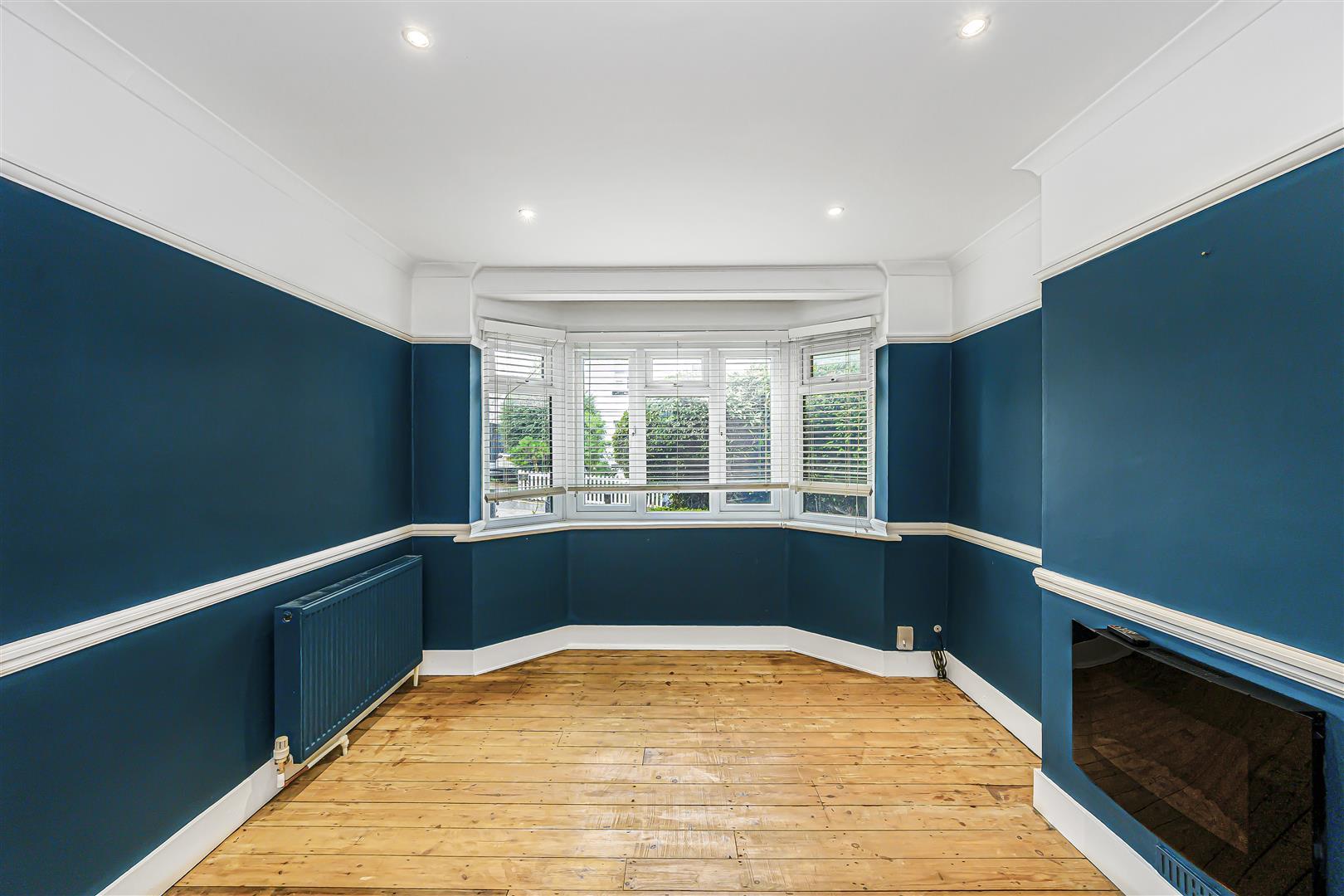 Flat York Crescent in Epping Forest