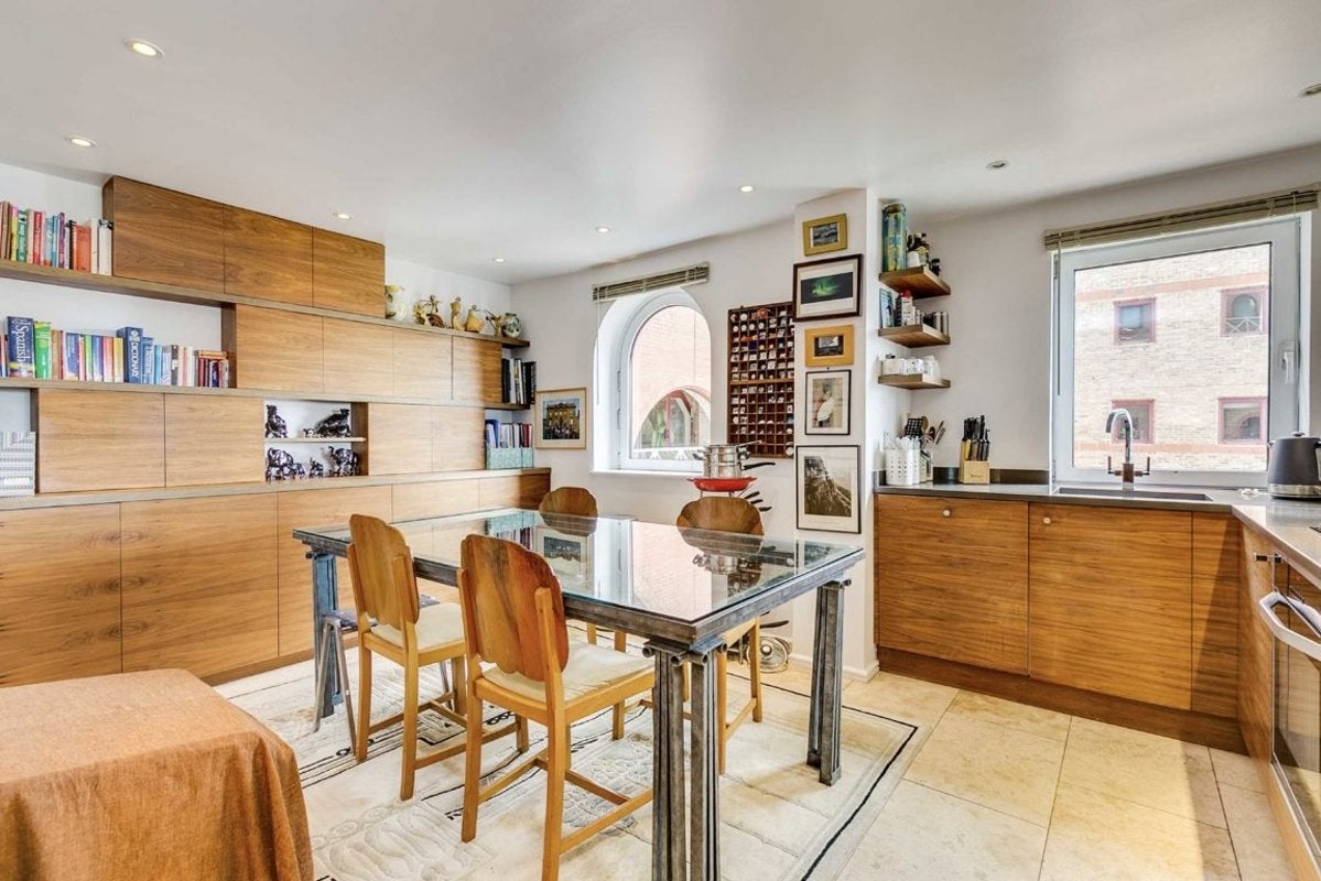 Flat William Morris Way in Greater London