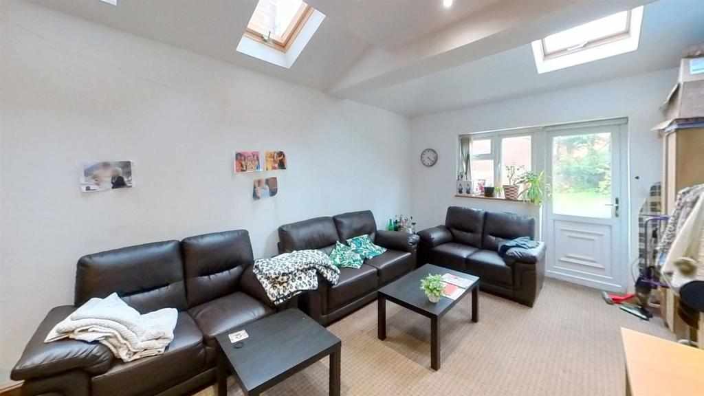 Flat Tiverton Road in Birmingham