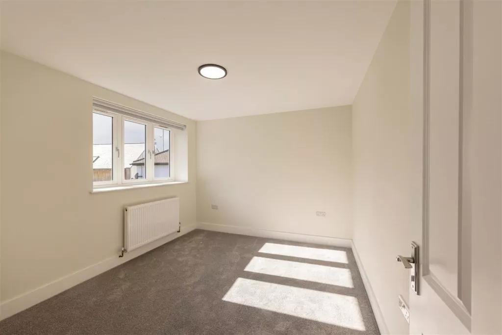 Flat South Street in Mole Valley