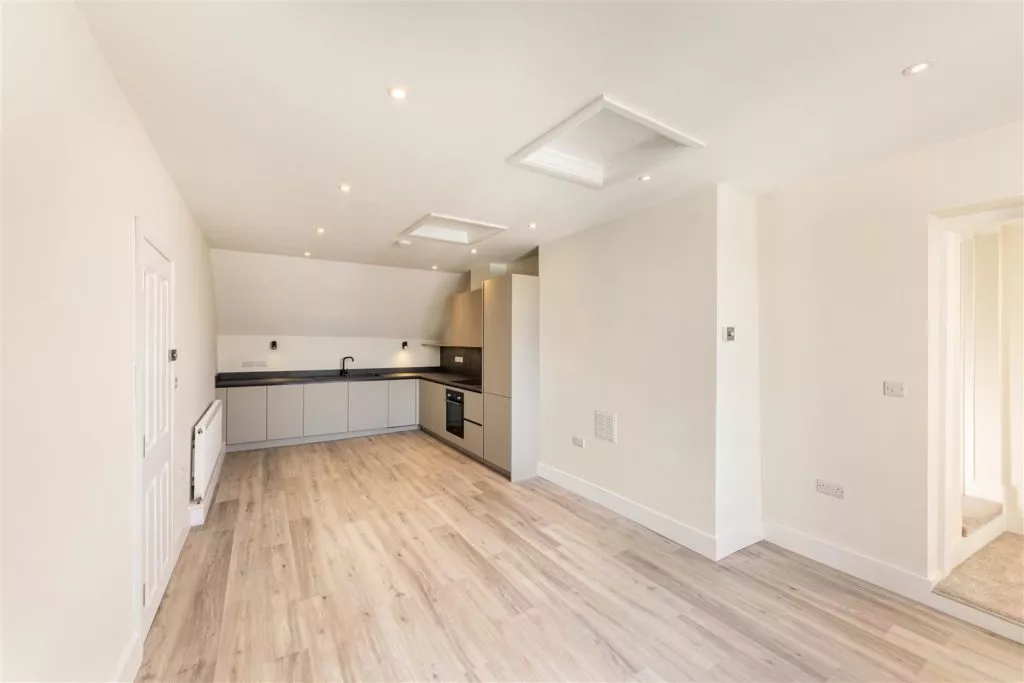 Flat South Street in Mole Valley