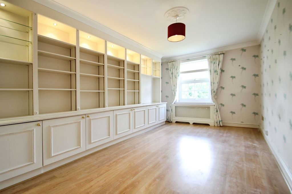 Flat The Common in Greater London