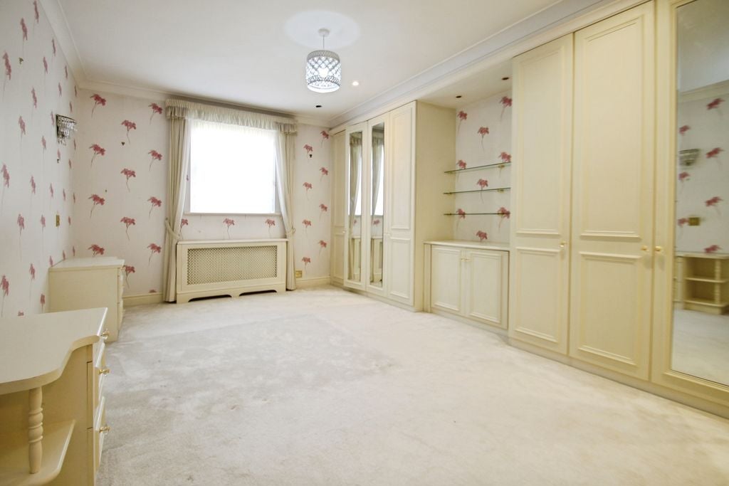 Flat The Common in Greater London