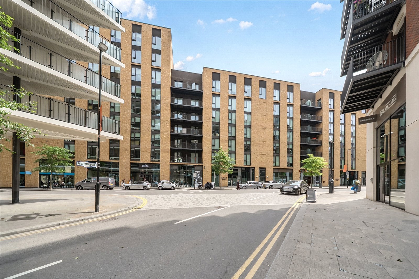 Flat Starboard Way in Greater London