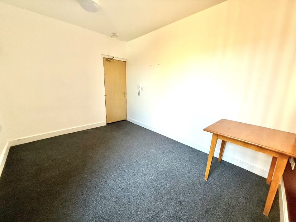 Flat Ashbourne Street in Leicester