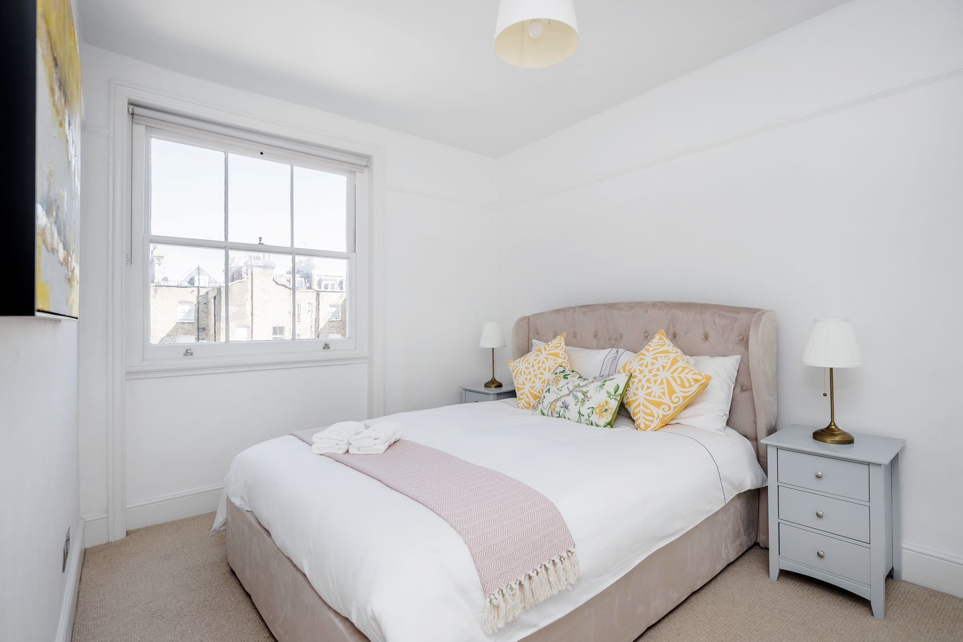 Flat Petersham Place in Greater London