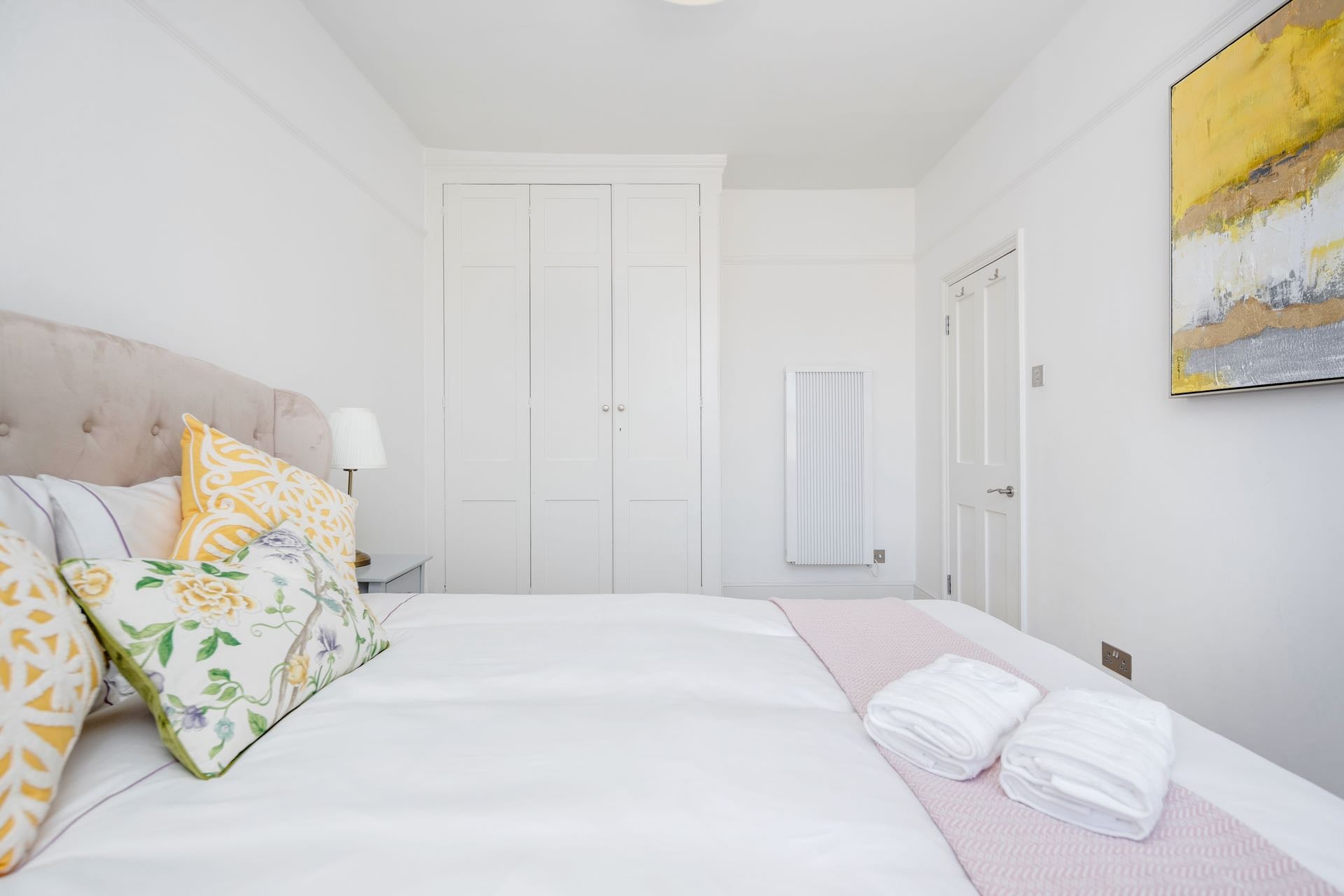 Flat Petersham Place in Greater London