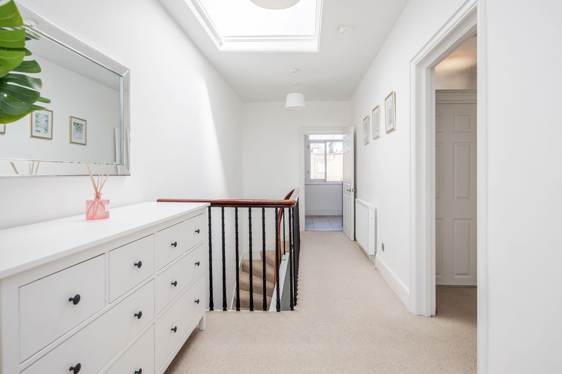 Flat Petersham Place in Greater London