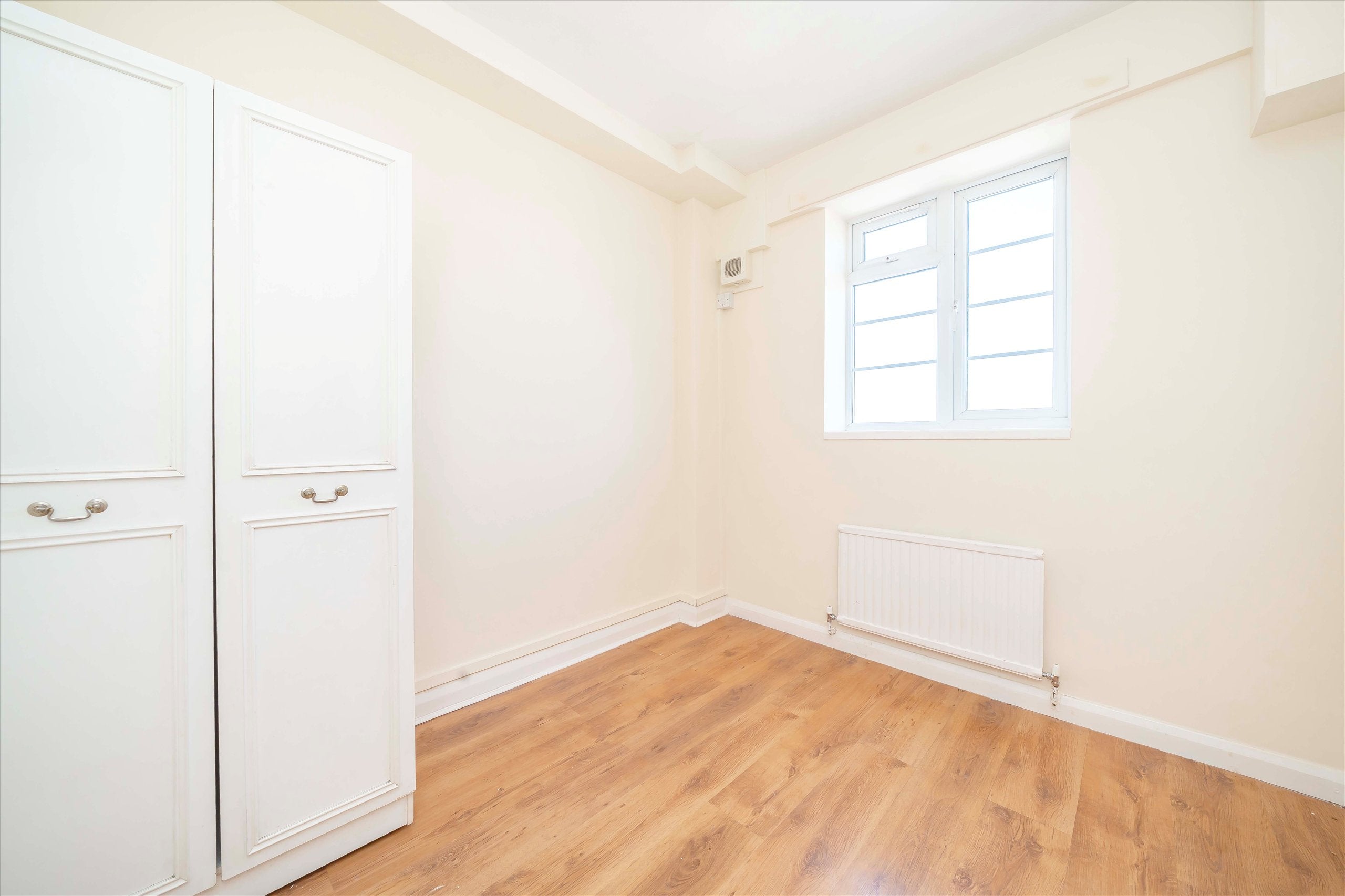 Flat Keith Grove in Greater London