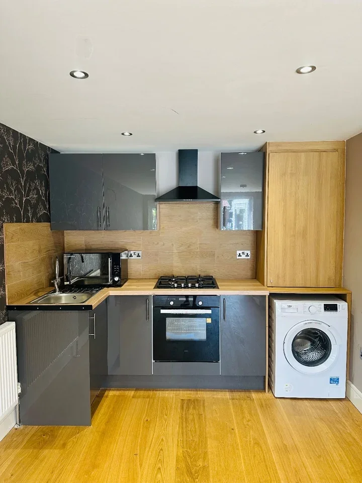 Room Greencroft Road in Greater London