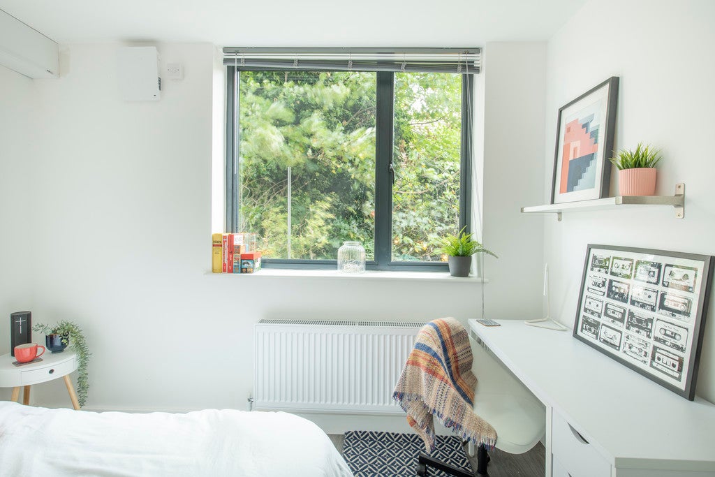 Room Derby Road in Nottingham
