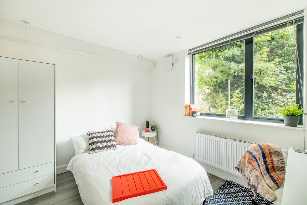 Room Derby Road in Nottingham