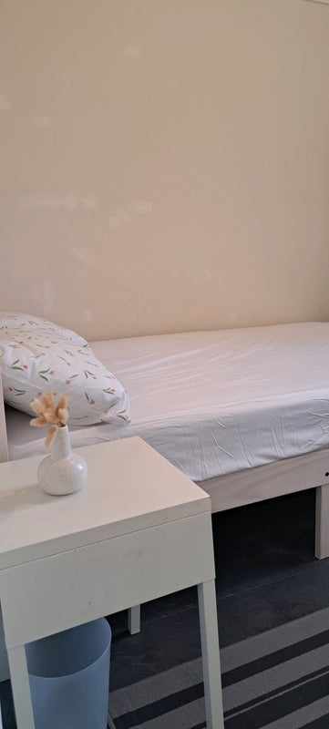 Room Pearcroft Road in Greater London
