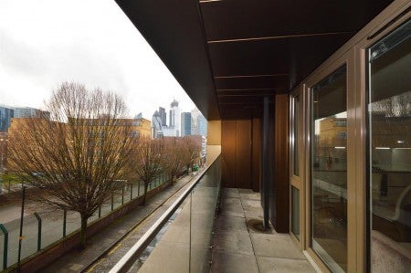 Flat Heneage Street in Greater London