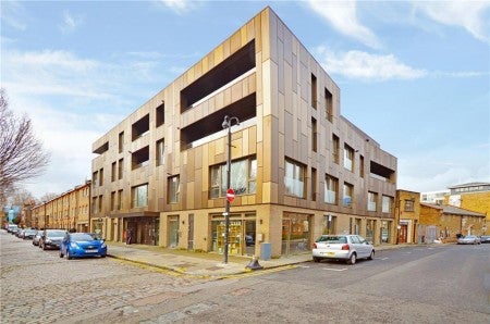 Flat Heneage Street in Greater London