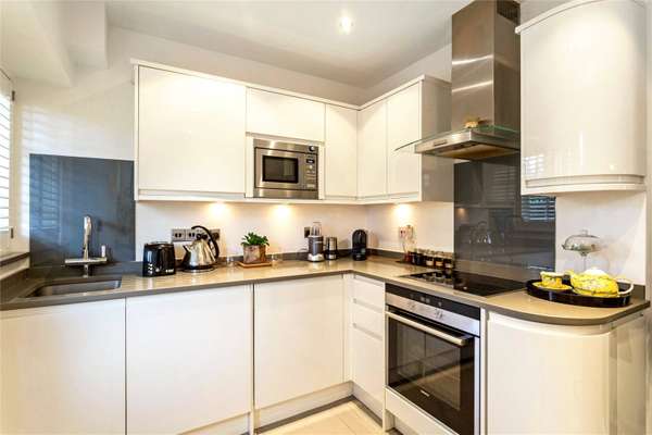 Flat Richmond Hill in Greater London