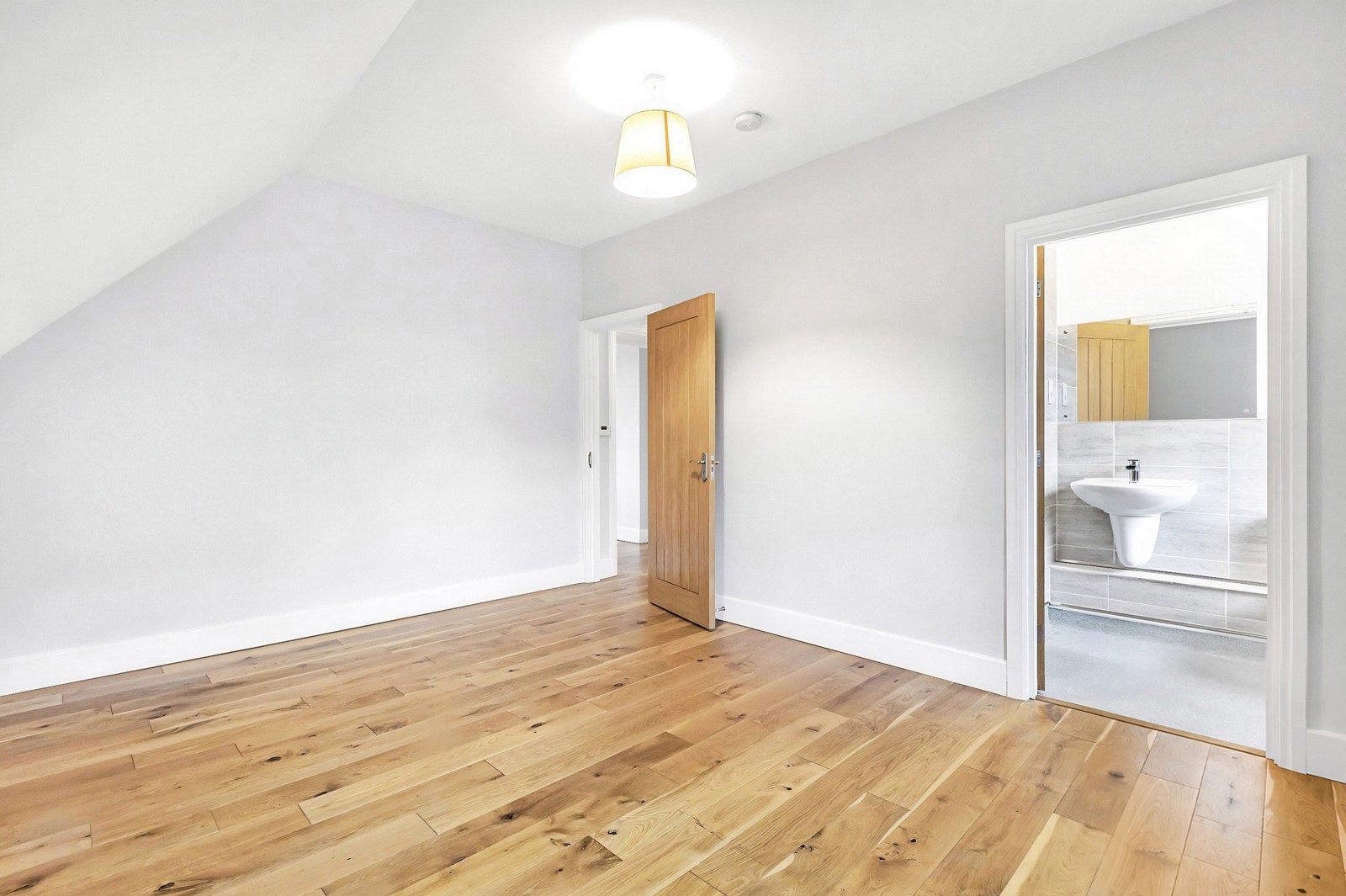 Flat Mare Street in Greater London