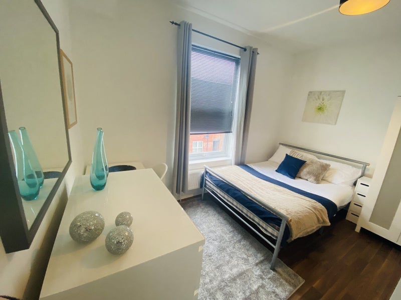 Room Hunter House Road in Sheffield