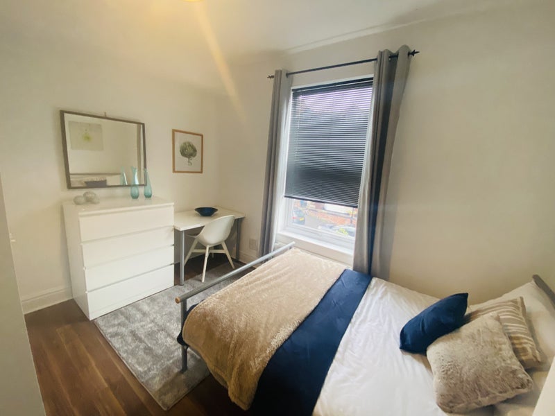 Room Hunter House Road in Sheffield