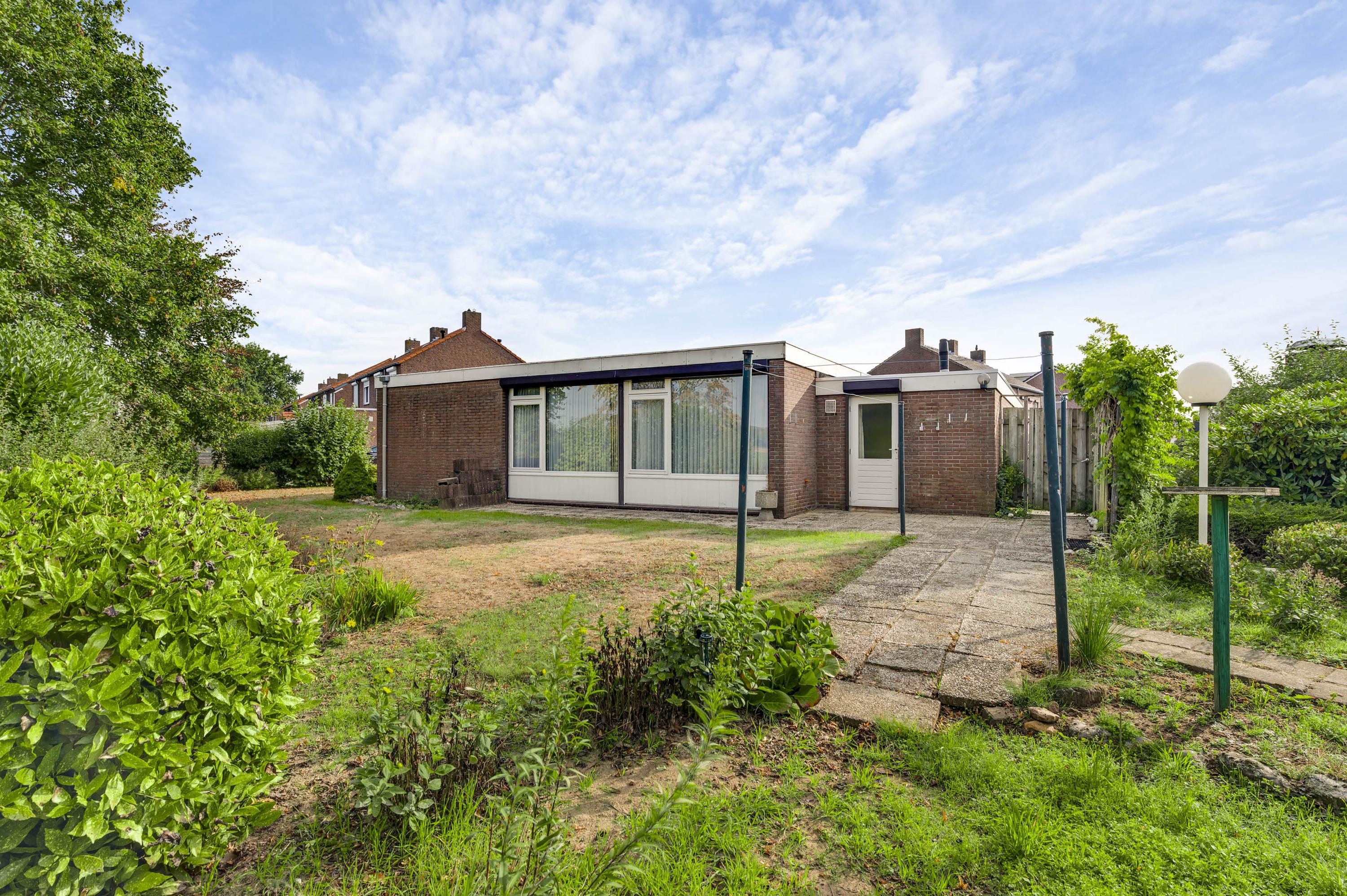 Vrijstaande woning te koop: Landweerstraat 1, Buggenum