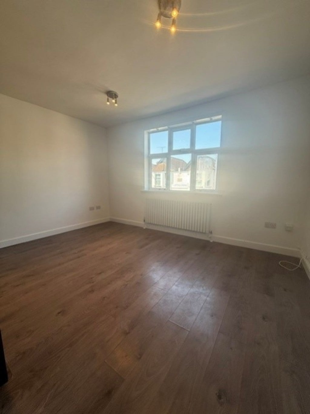 Flat Warrington Road in Greater London