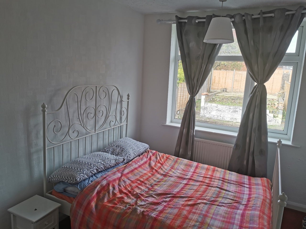 Room Milton Road in Luton