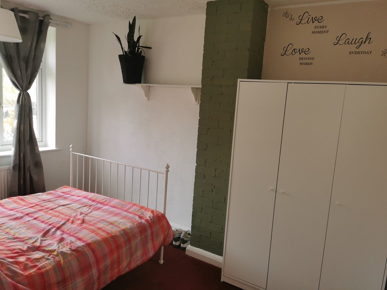 Room Milton Road in Luton