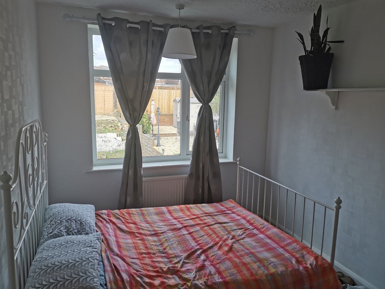 Room Milton Road in Luton