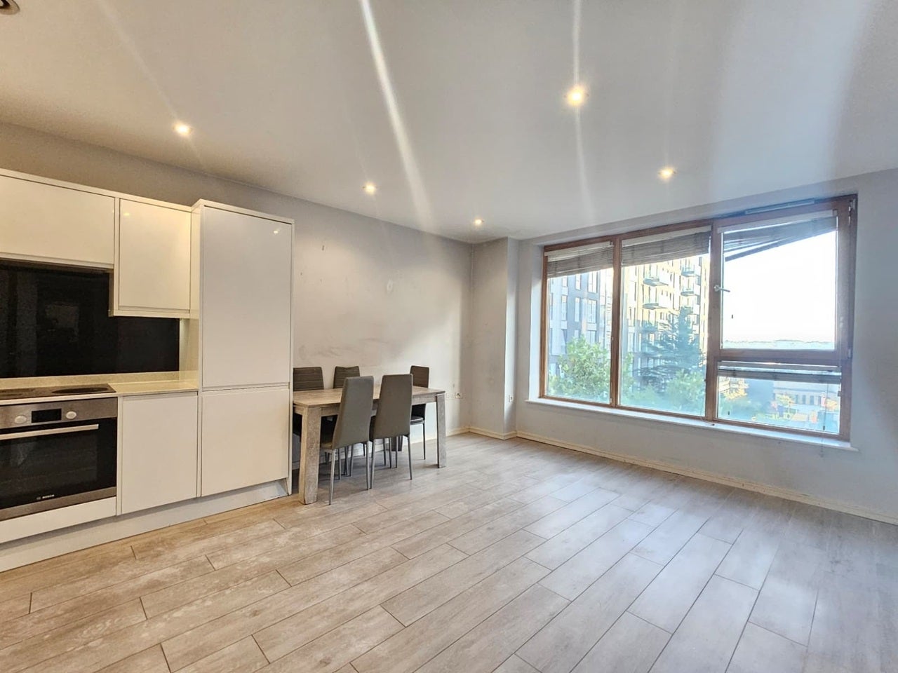 Flat High Road Wembley in Greater London